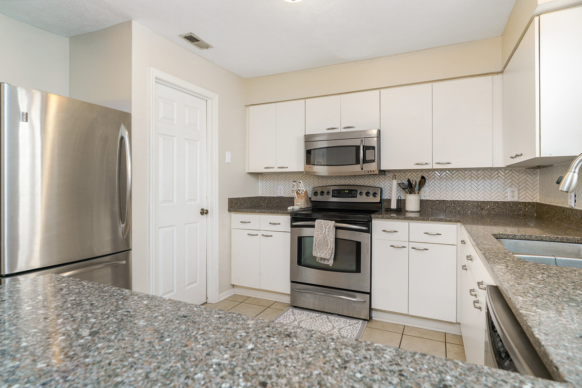 42 w Russell St-20