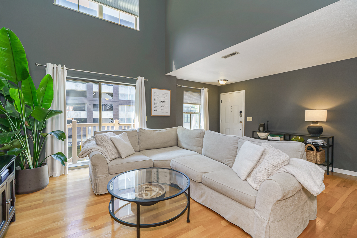 42 w Russell St-23