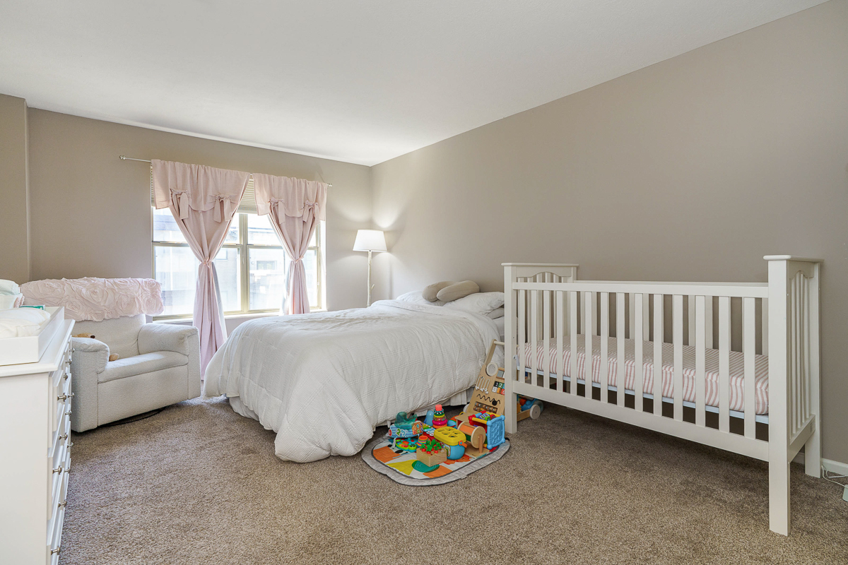 42 w Russell St-30