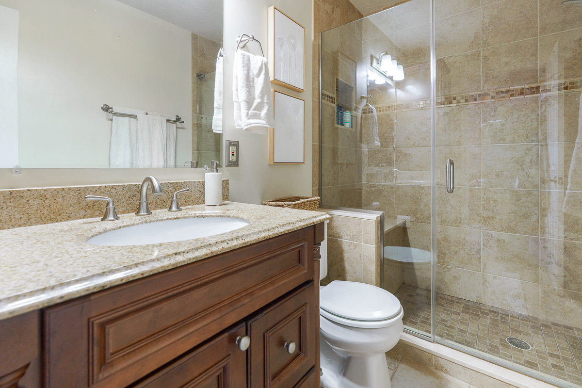 42 w Russell St-36