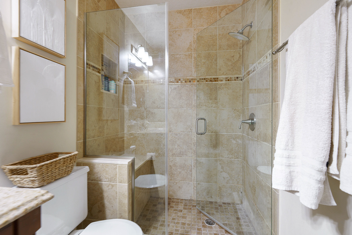 42 w Russell St-37