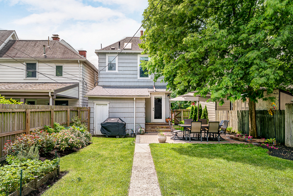 432 E Kossuth St-6
