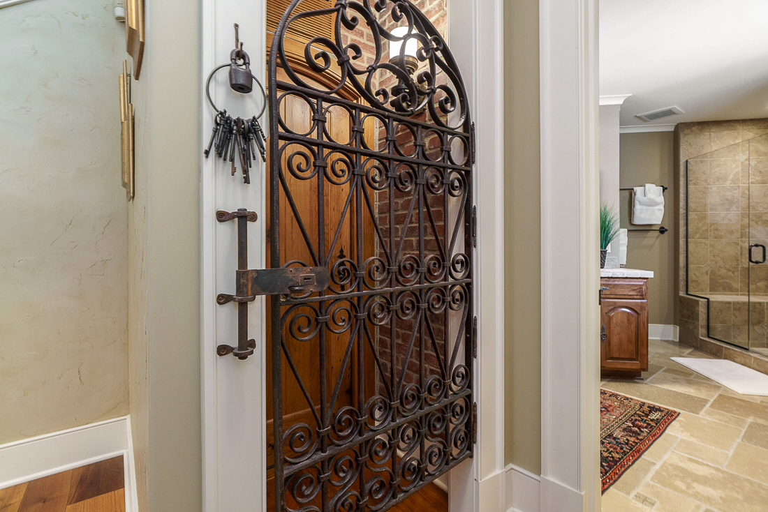 4445 Tavistock Circle-26