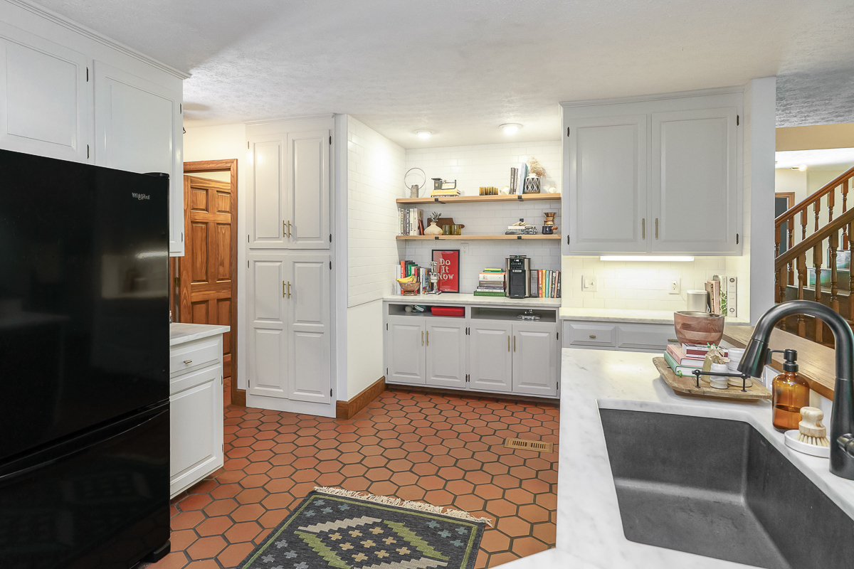 446 Llanberis Dr-60