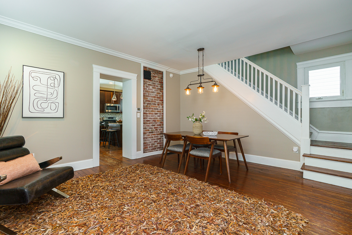 489 Elsmere St-14