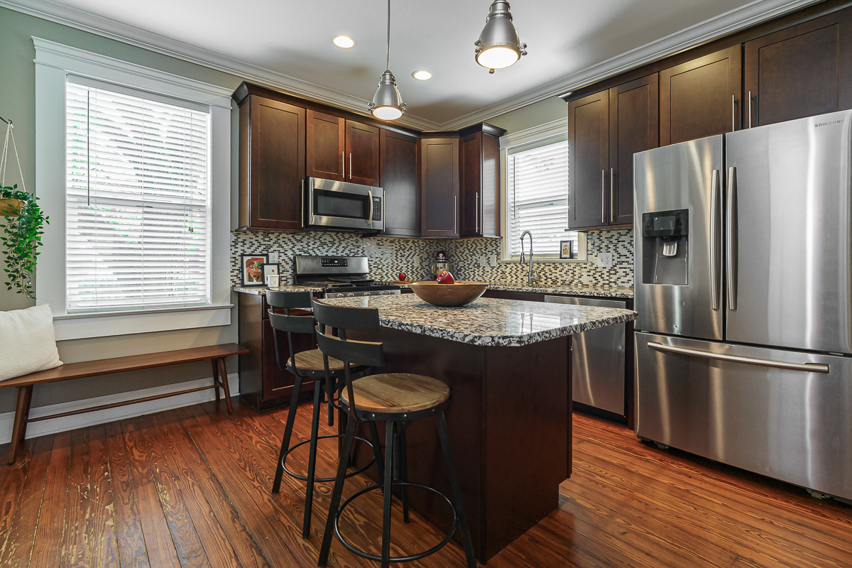 489 Elsmere St-20