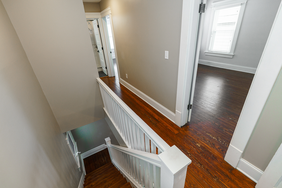 489 Elsmere St-28