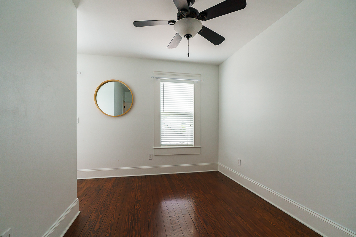 489 Elsmere St-31