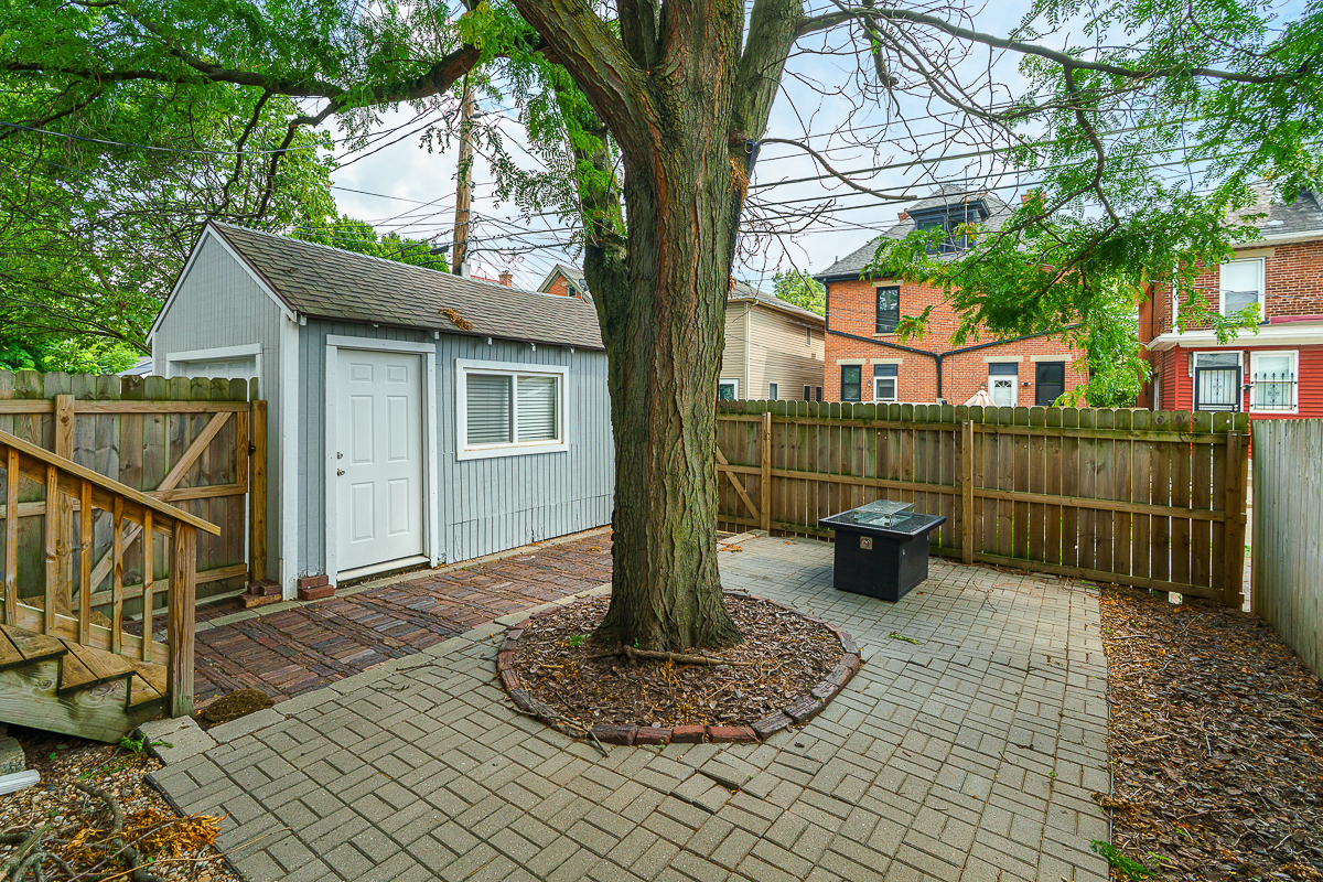 489 Elsmere St-6