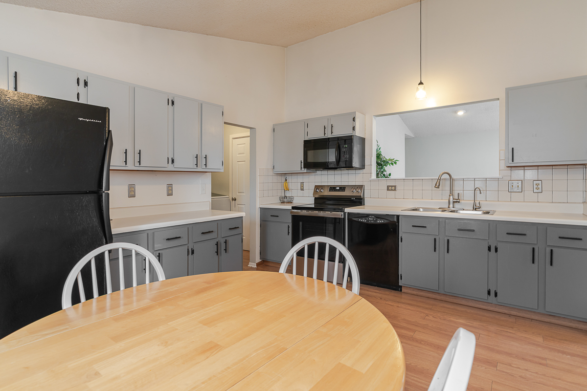 4976 Silver Bow Dr-15