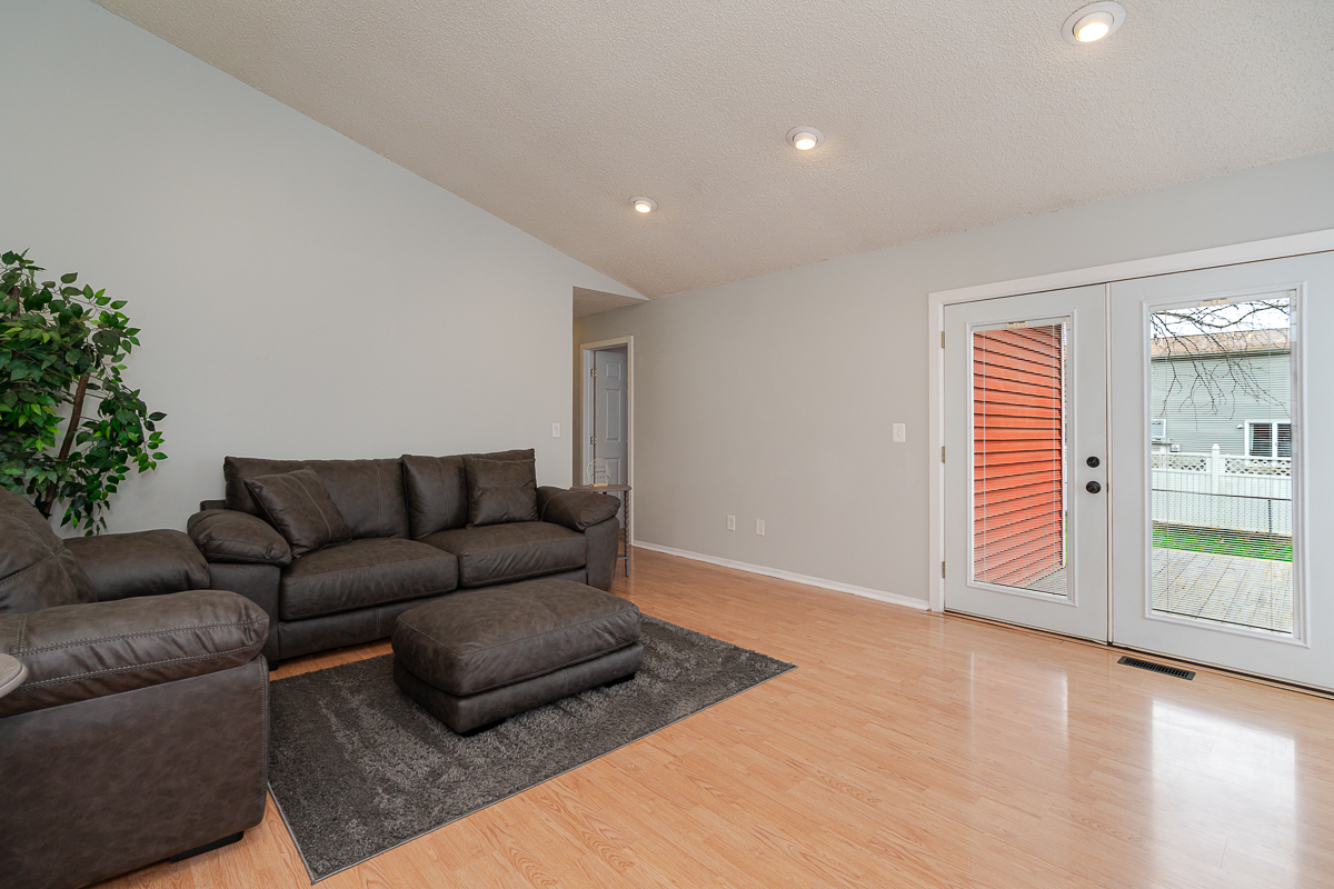 4976 Silver Bow Dr-18