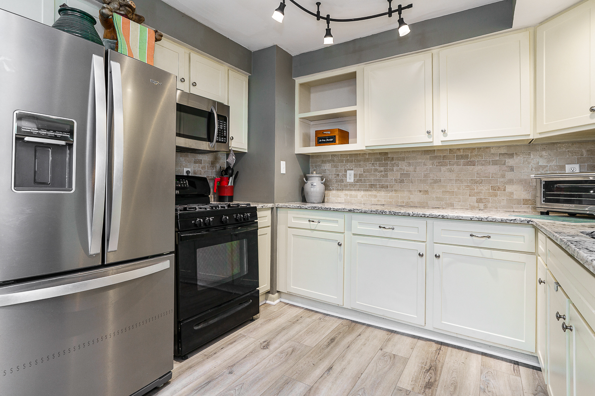 543 Blenheim Rd-21