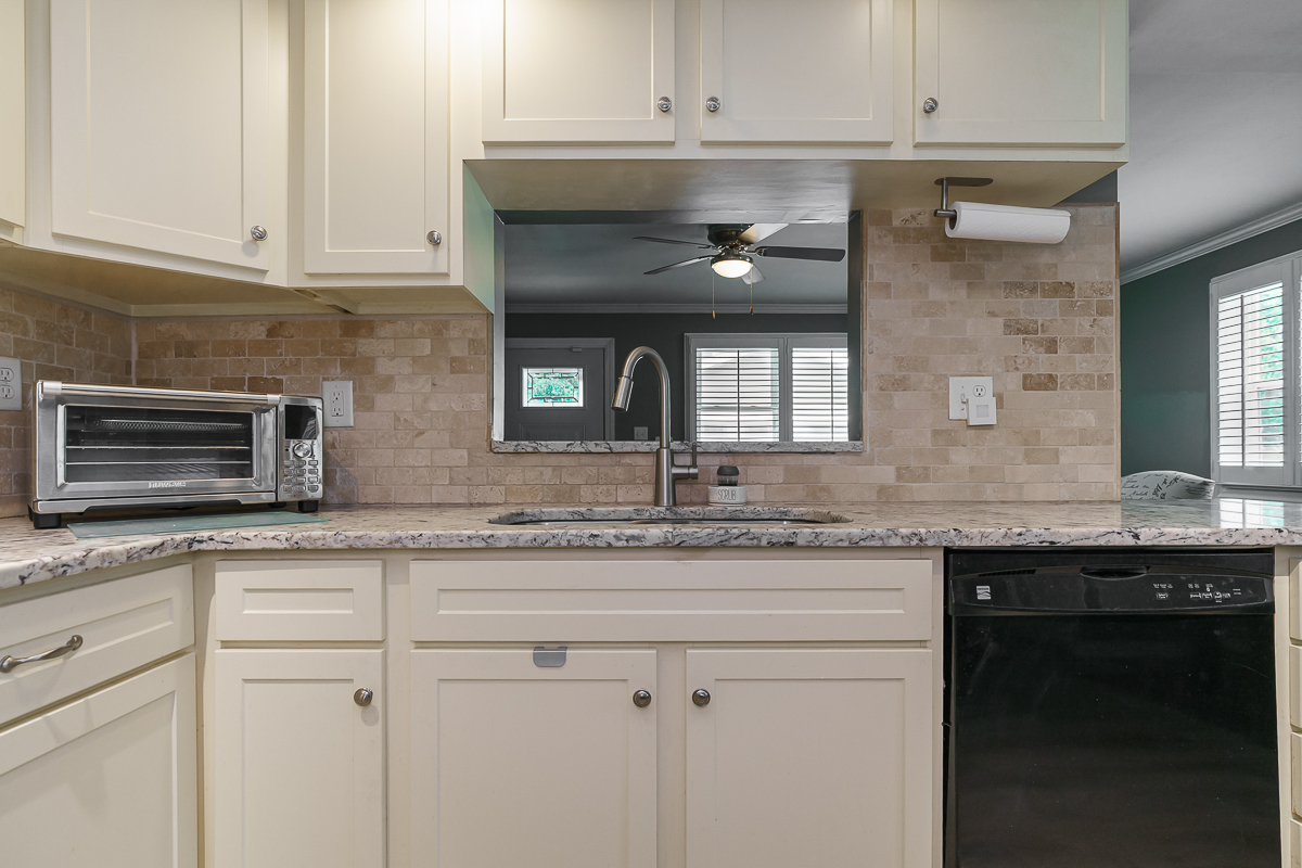 543 Blenheim Rd-23
