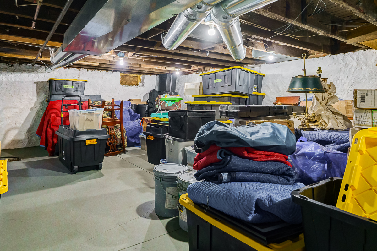 569 S 6th St Part 2 (23 of 29)