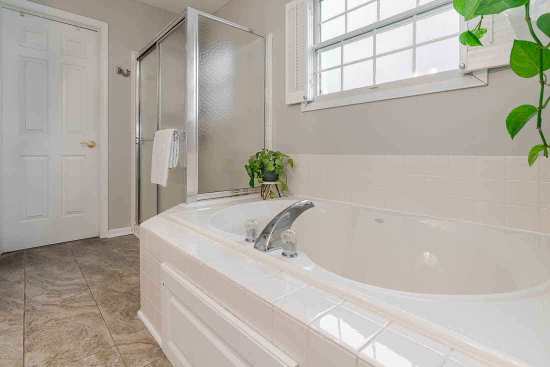 5794 Burnett Dr. N -37