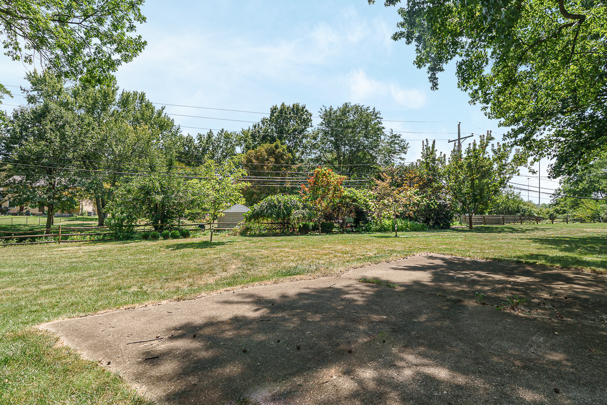 5861 Effingham Rd-9