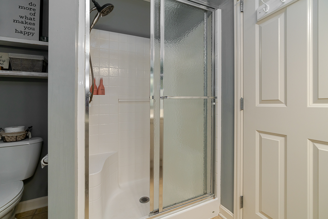 6036 Carlatun Street-24