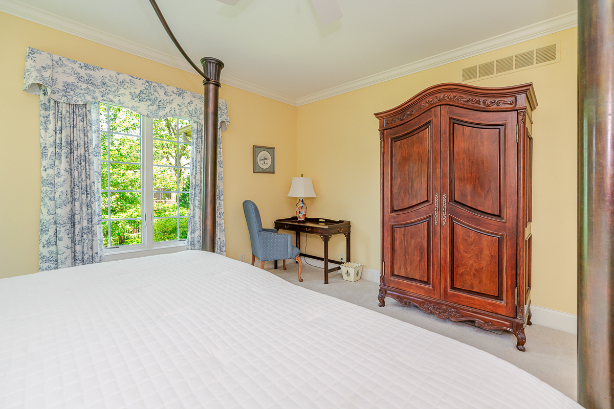 6050 Whitney Woods Ct-38