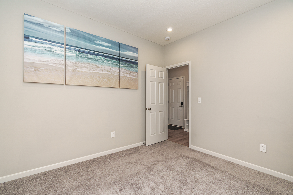 6090 Windcliff Dr-15