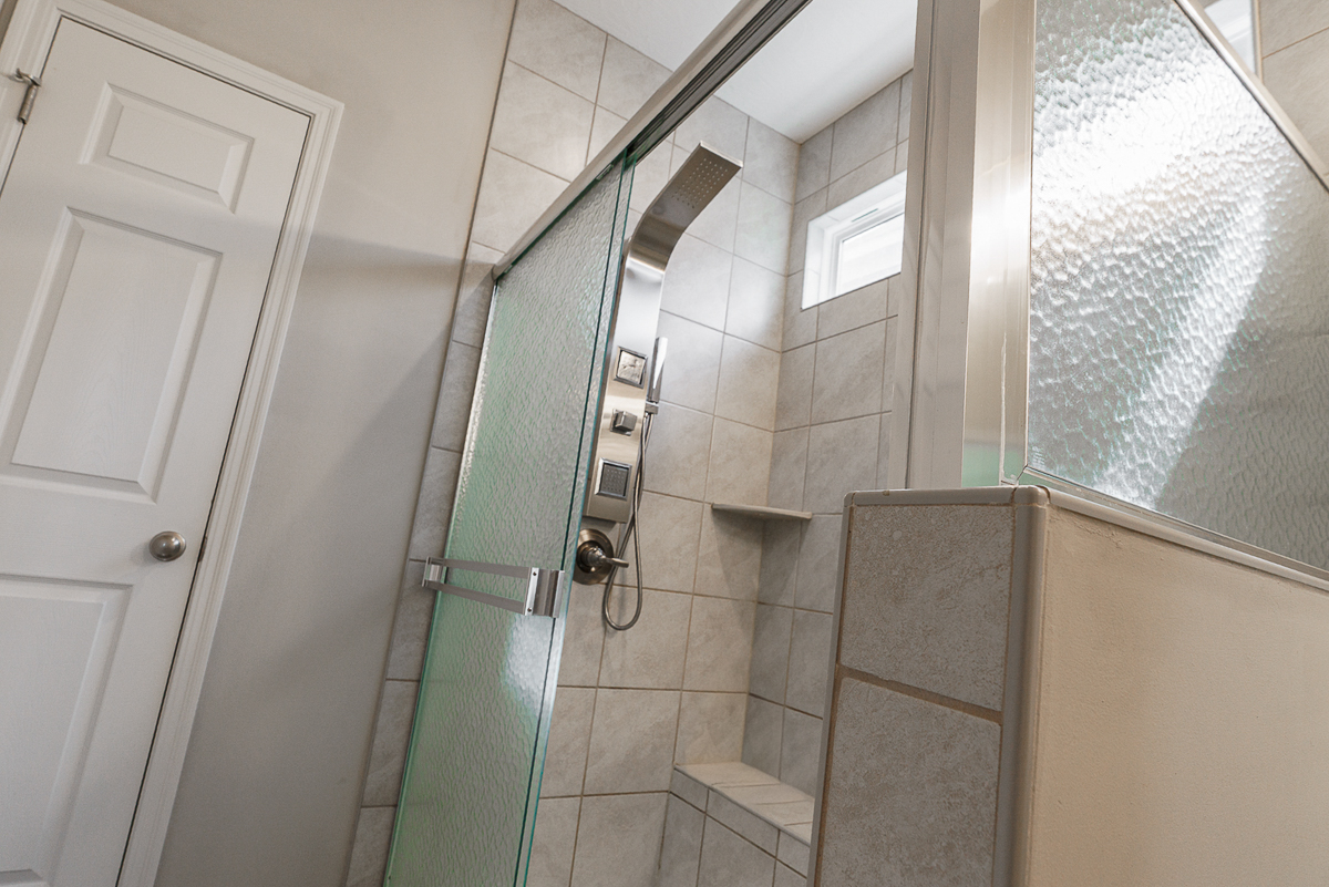 6090 Windcliff Dr-36