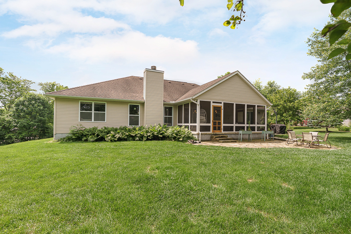 60 e Pawnee Dr-14