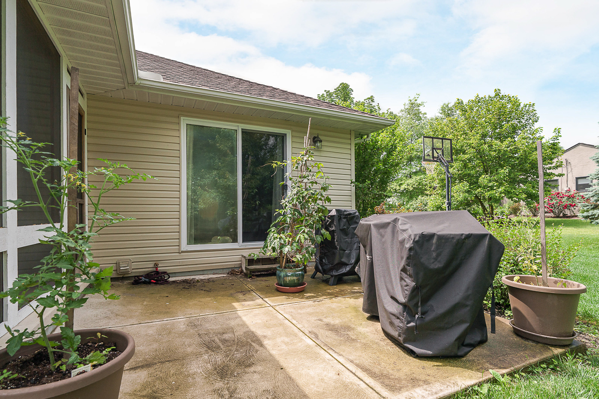 60 e Pawnee Dr-15