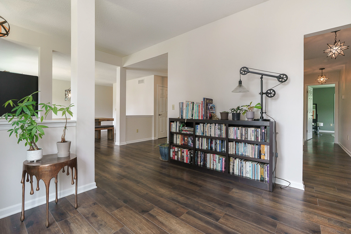 60 e Pawnee Dr-23