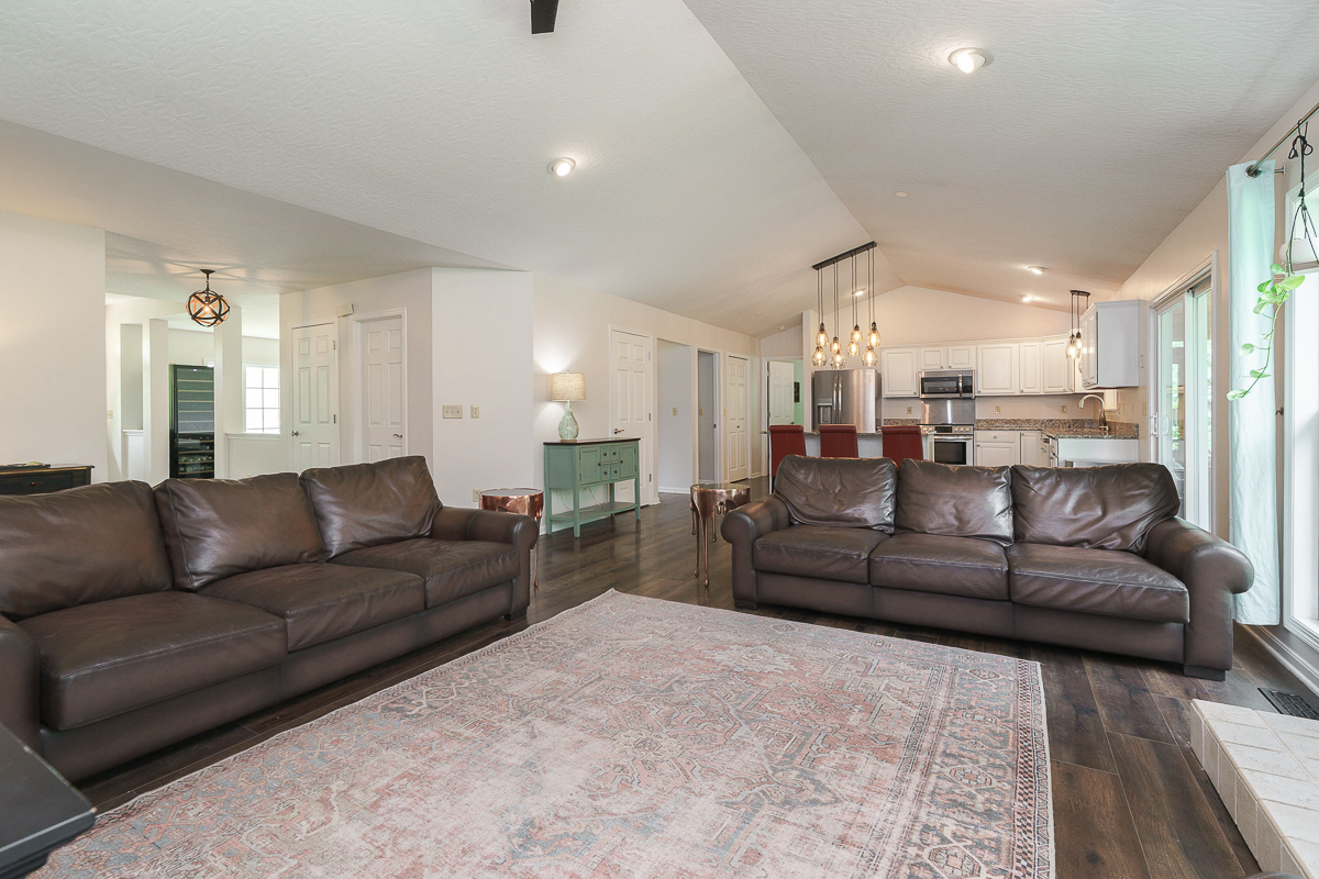 60 e Pawnee Dr-27