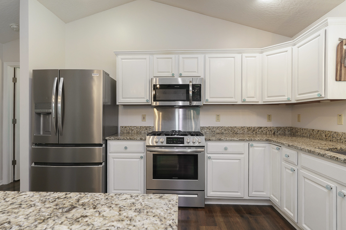 60 e Pawnee Dr-31