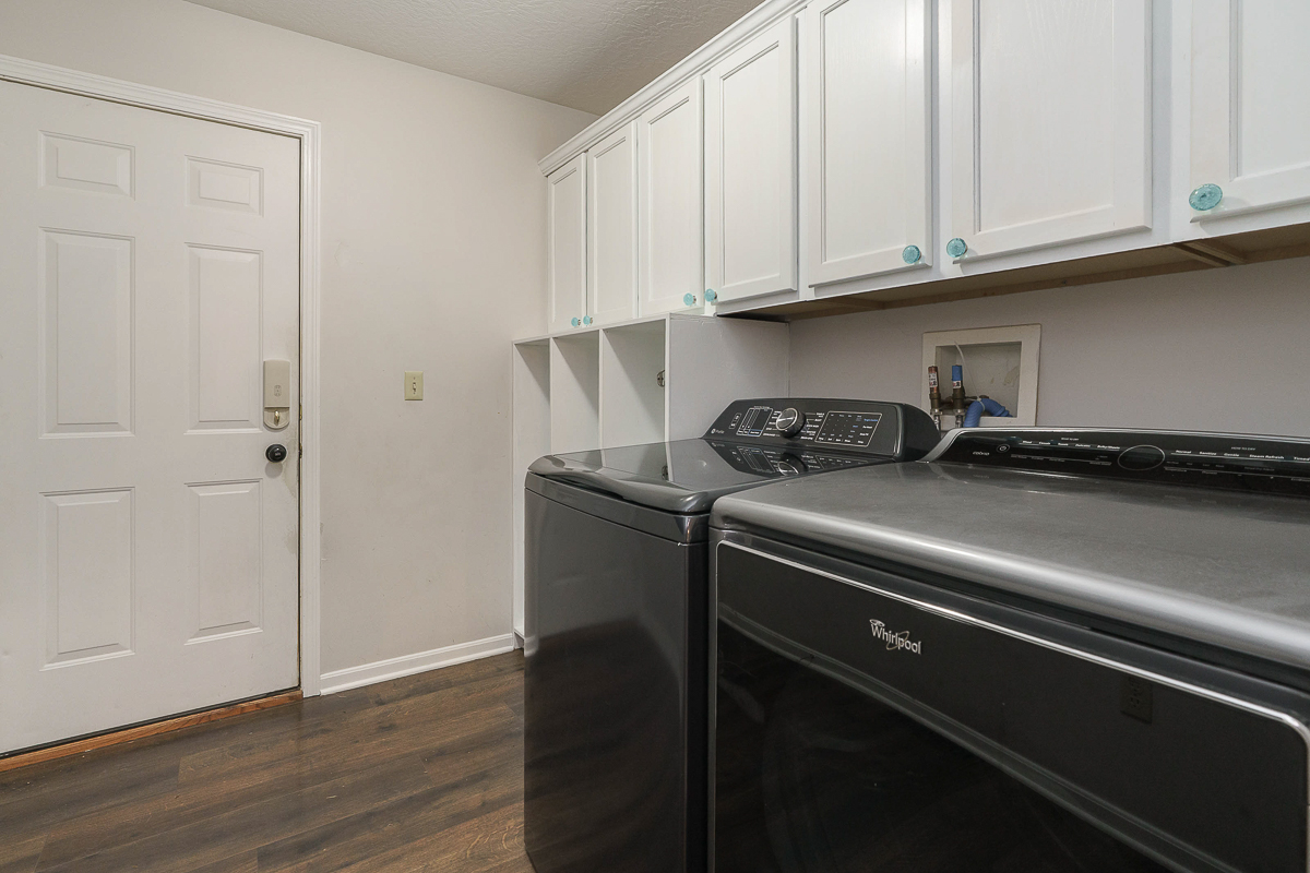 60 e Pawnee Dr-39