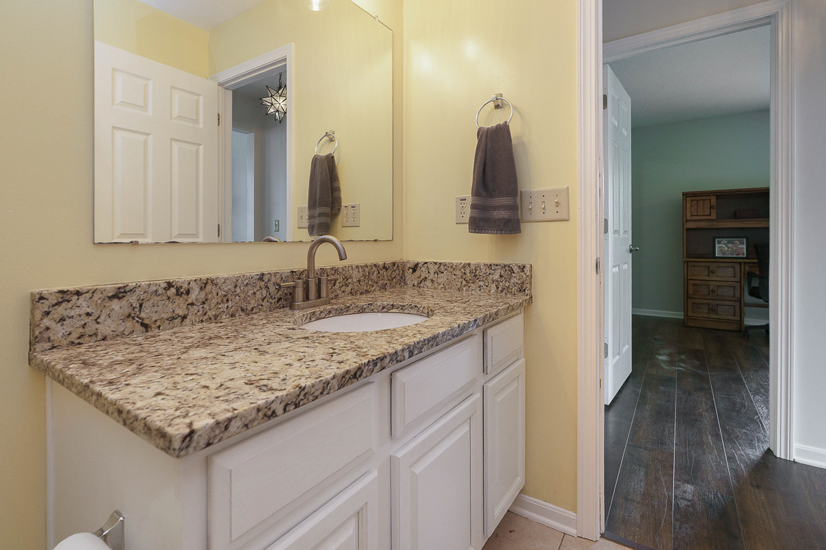 60 e Pawnee Dr-40