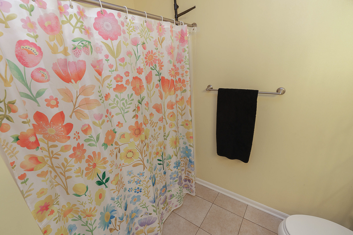 60 e Pawnee Dr-41