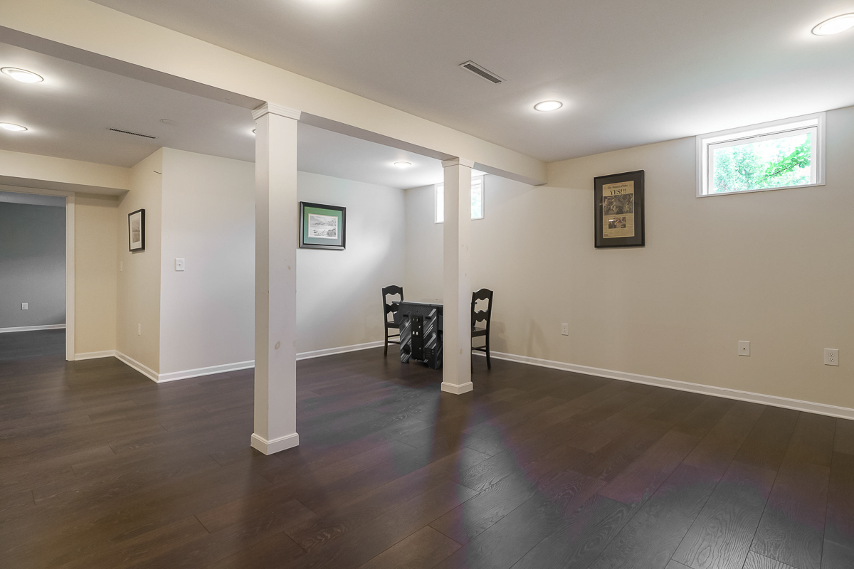 60 e Pawnee Dr-49
