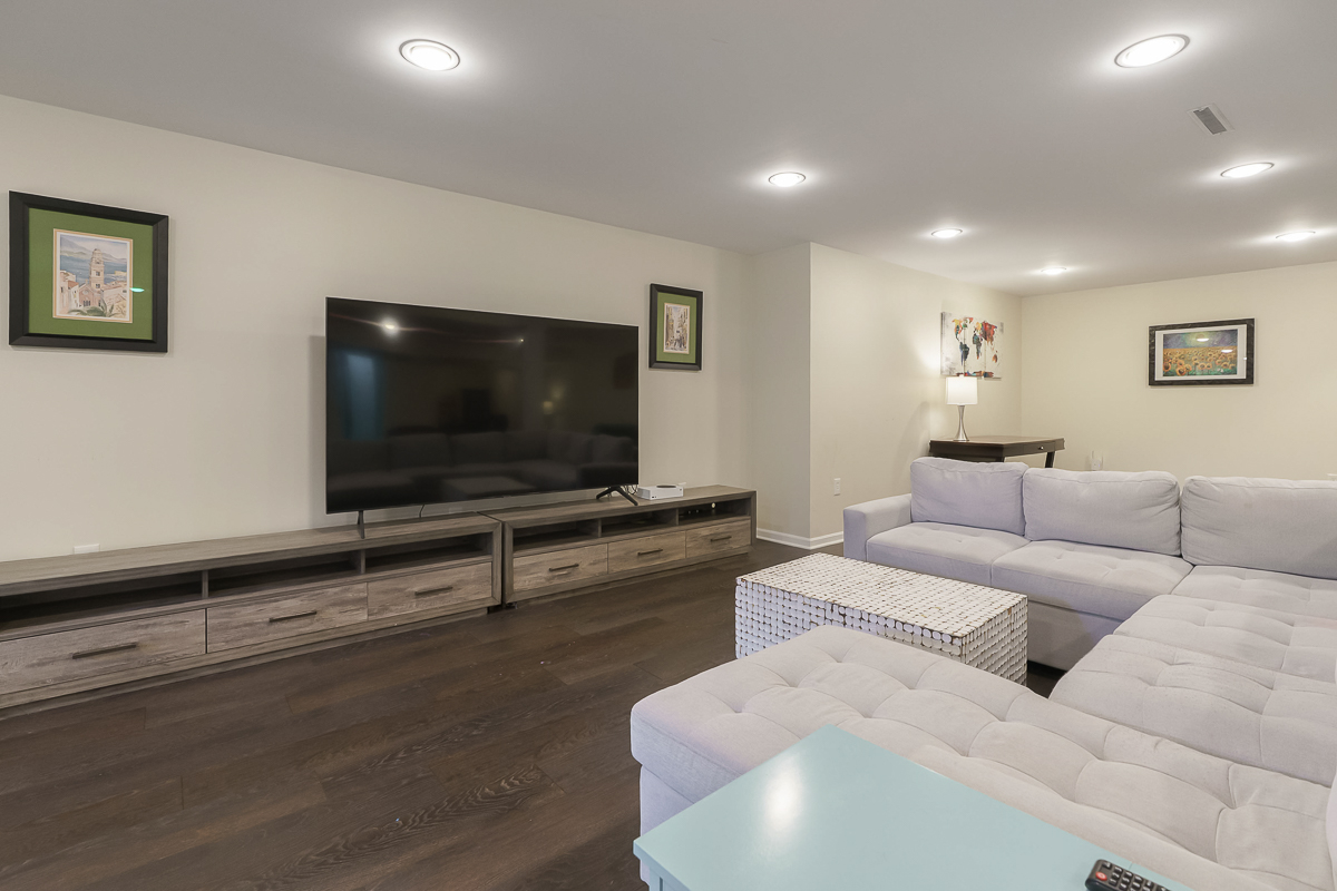60 e Pawnee Dr-50