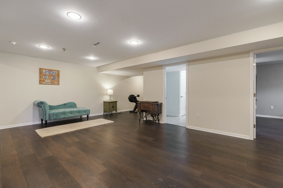 60 e Pawnee Dr-51