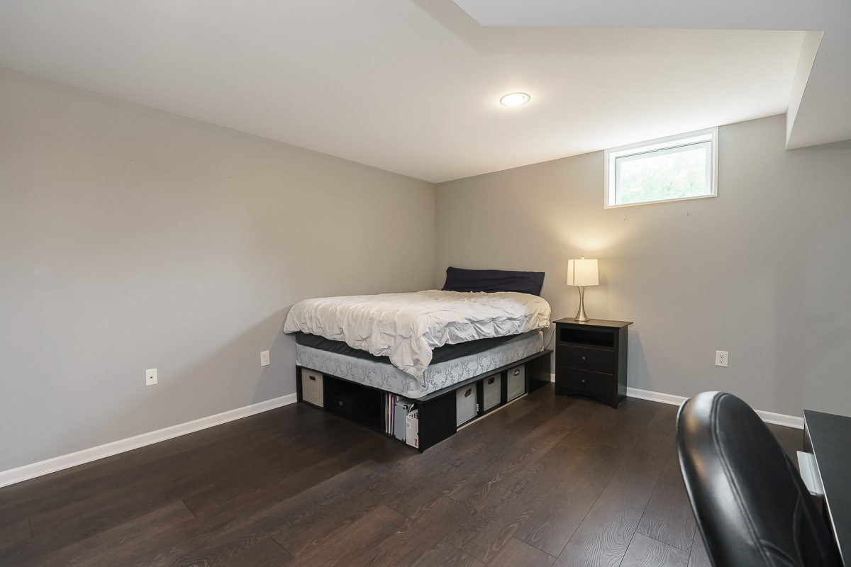 60 e Pawnee Dr-55