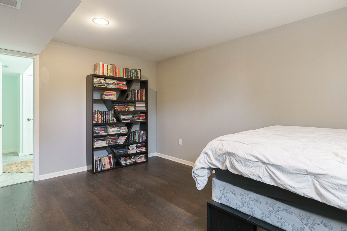 60 e Pawnee Dr-56