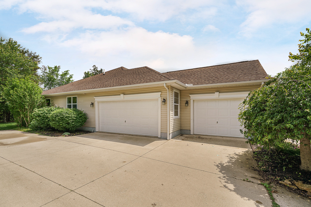 60 e Pawnee Dr-9