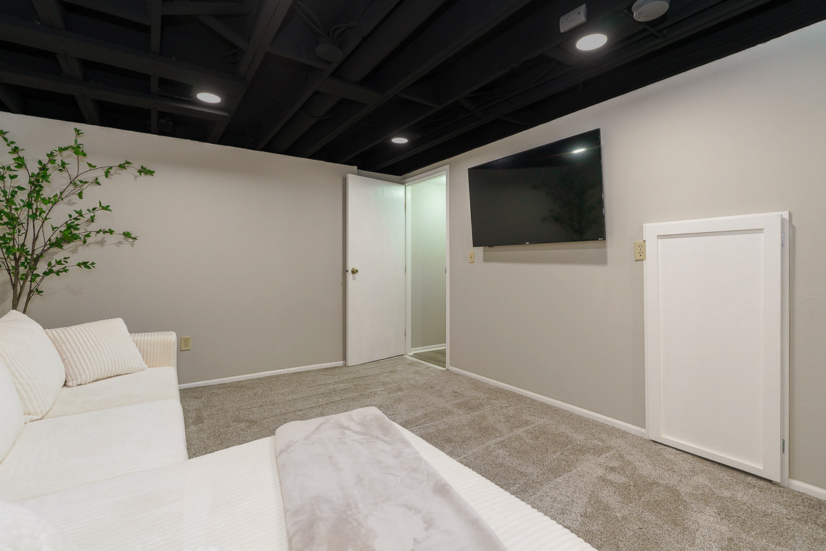 6180 Greenhaven Ave-15