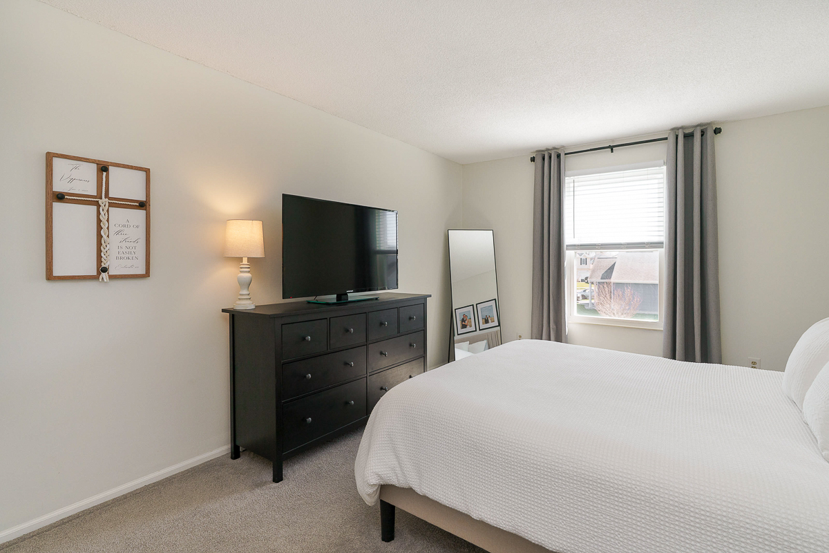 6180 Greenhaven Ave-28