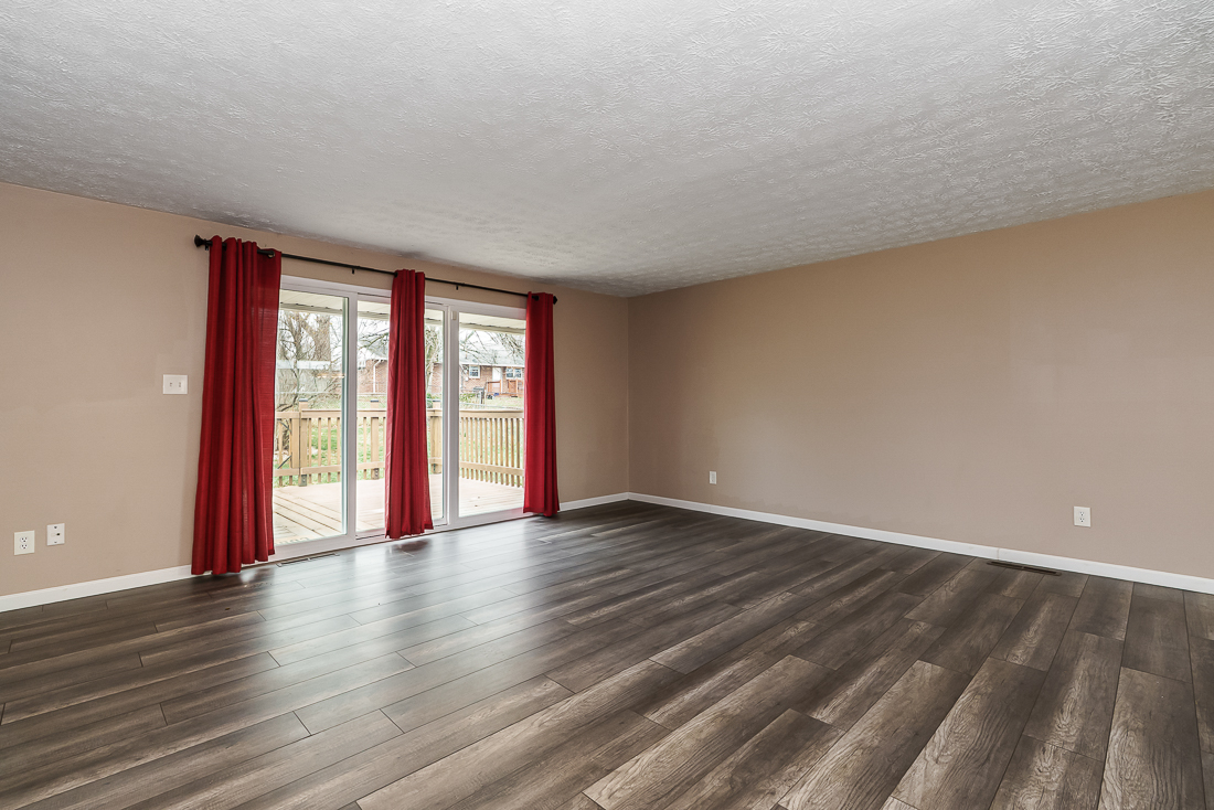 6328 Roselawn Ave-20