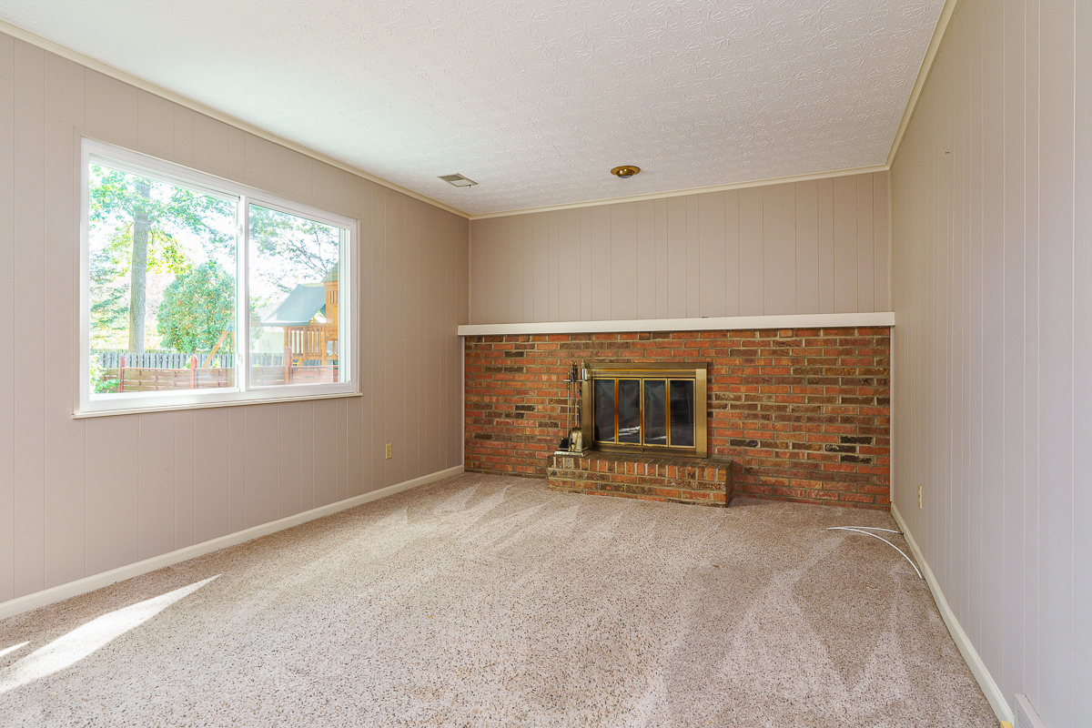 6496 Hearthstone Ave-11