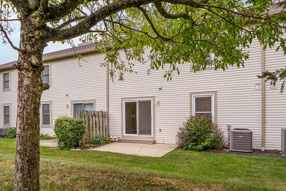 6644 Eastland Ct-10