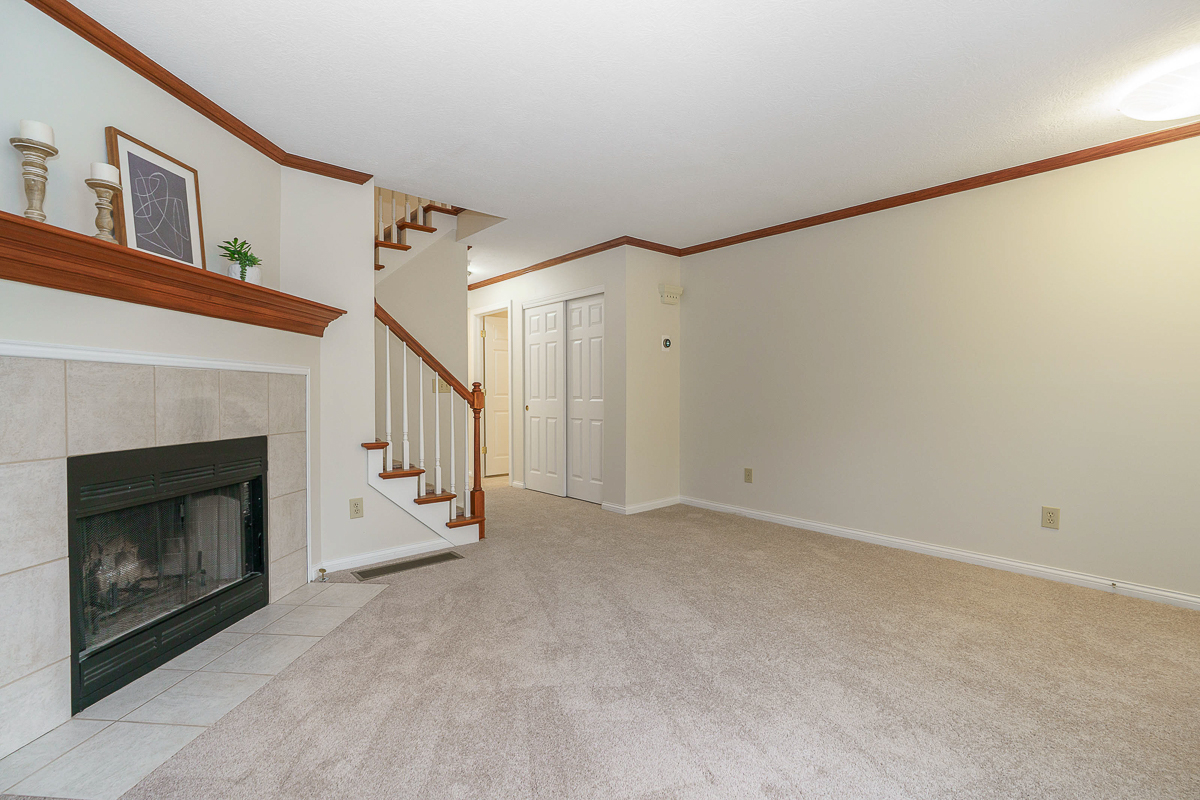6644 Eastland Ct-24