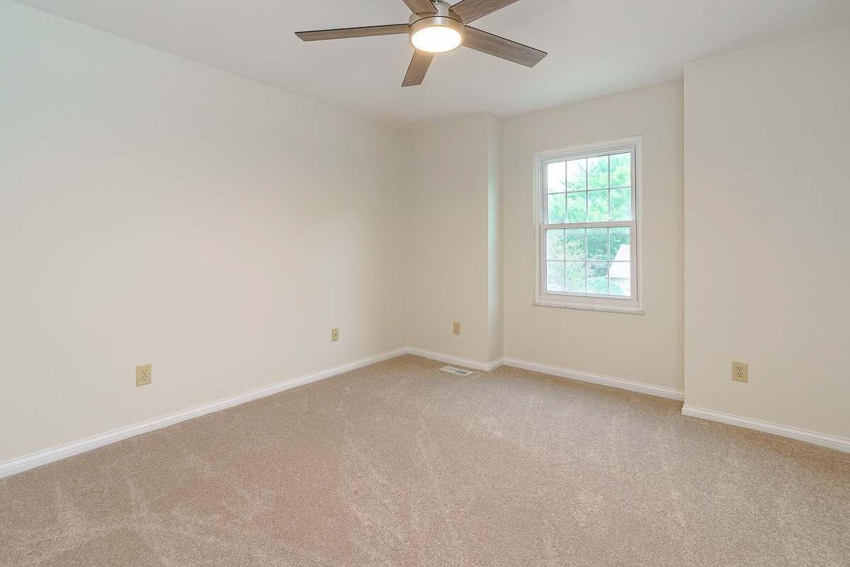 6644 Eastland Ct-43