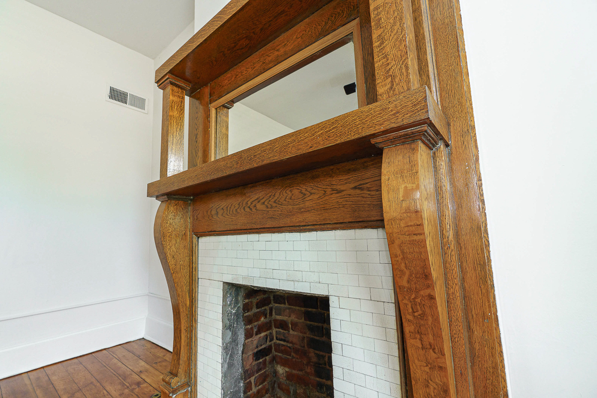 684 Hamlet St-15