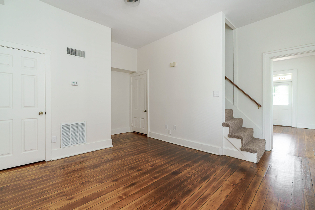 684 Hamlet St-20