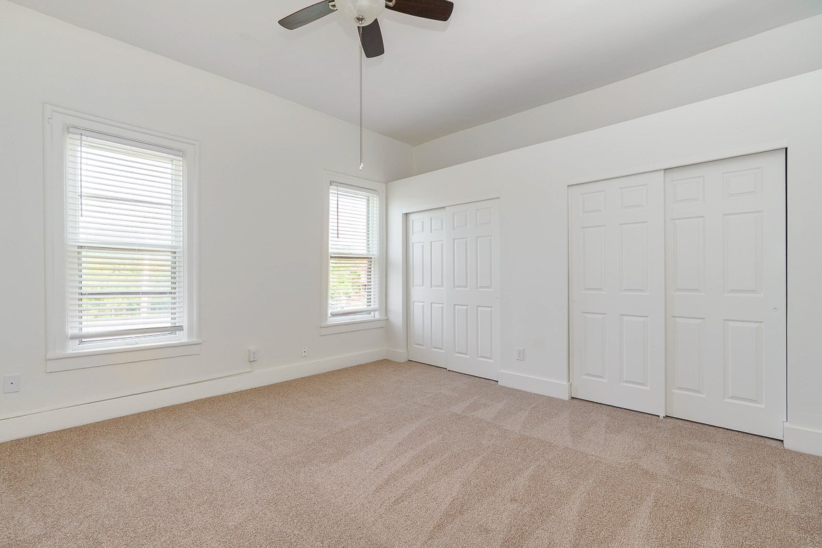 684 Hamlet St-28