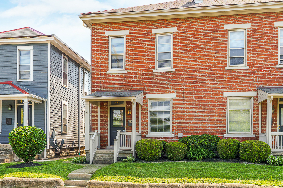 684 Hamlet St-6
