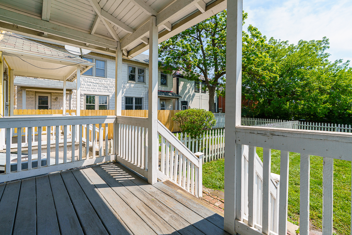 686 Hamlet St-8
